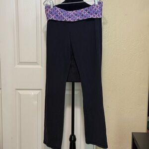 Old Navy Active Black Foldover Flare Leggings with Purple Waistband